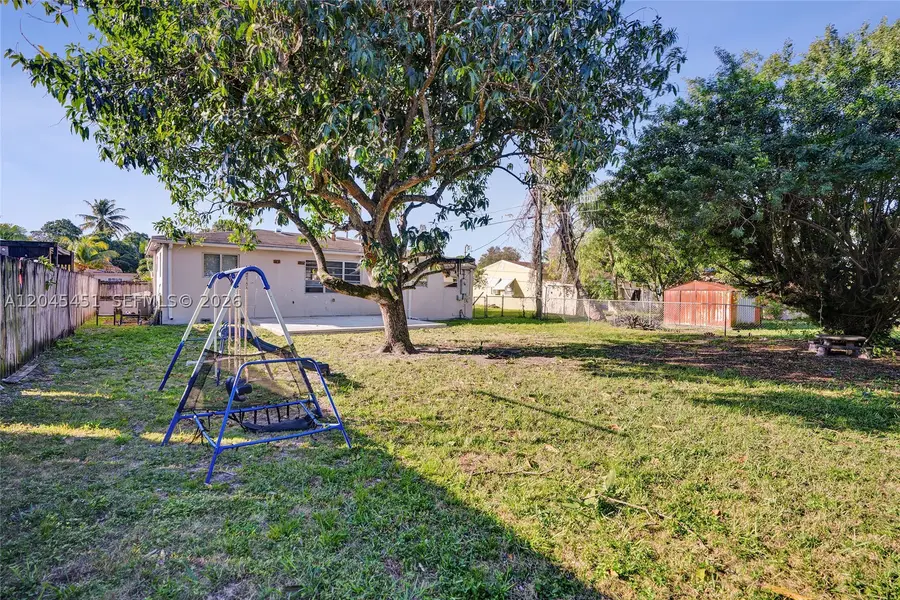 611 NE 171st St, North Miami Beach, FL 33162 - #2