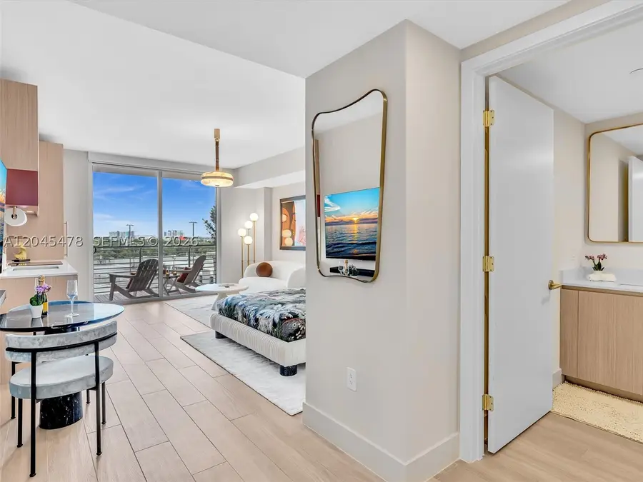 90 Ne 1st Ave #724, Miami, FL 33137 - #3