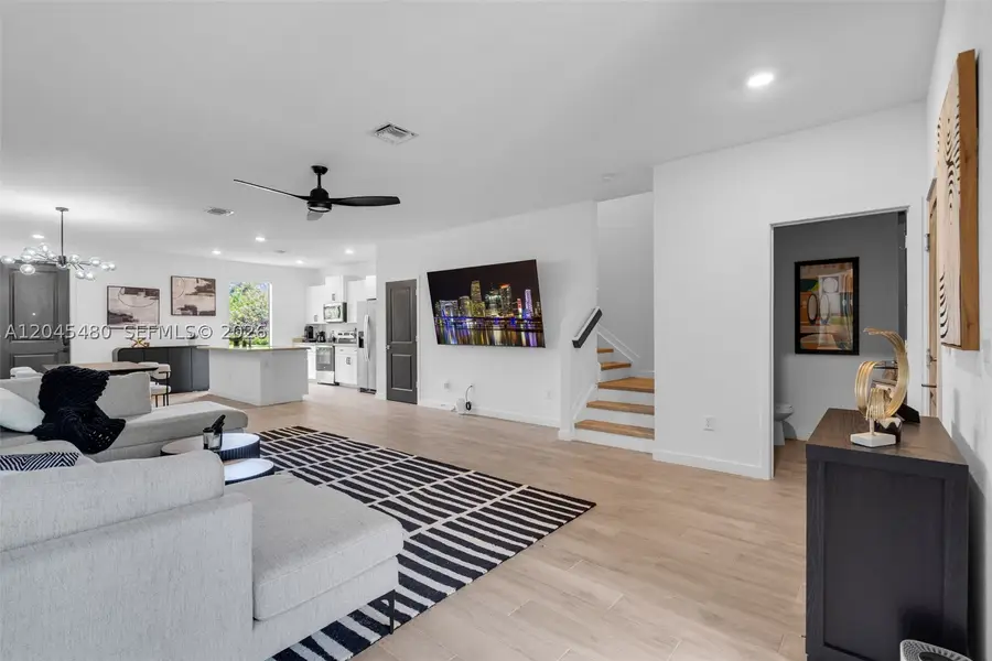 387 NW 17th St, Fort Lauderdale, FL 33311 - #2
