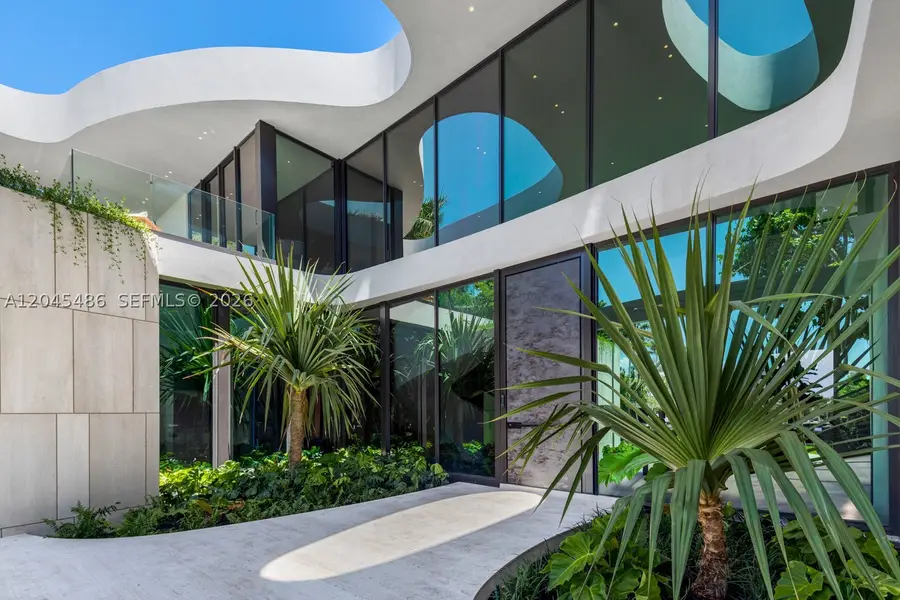 1015 S Southlake Dr, Hollywood, FL 33019 - #2