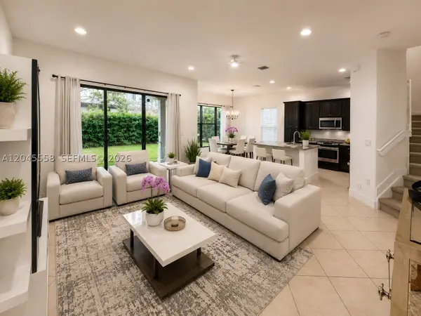 3209 W 98th Pl, Hialeah, FL 33018