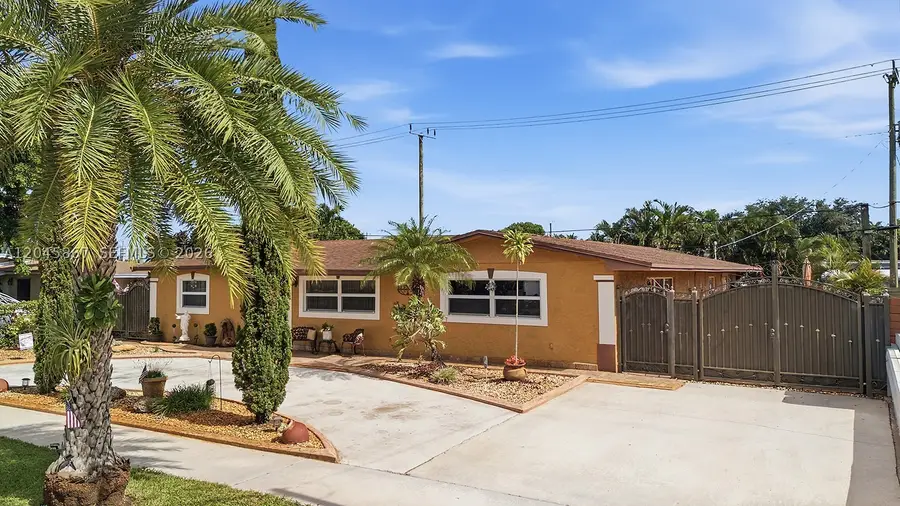 7858 NW 171st St, Hialeah, FL 33015 - #2