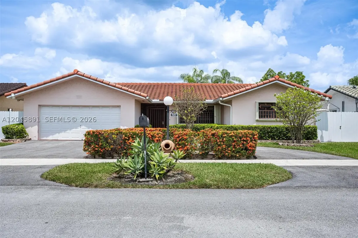 520 NW 132nd Ct, Miami, FL 33182 - #1