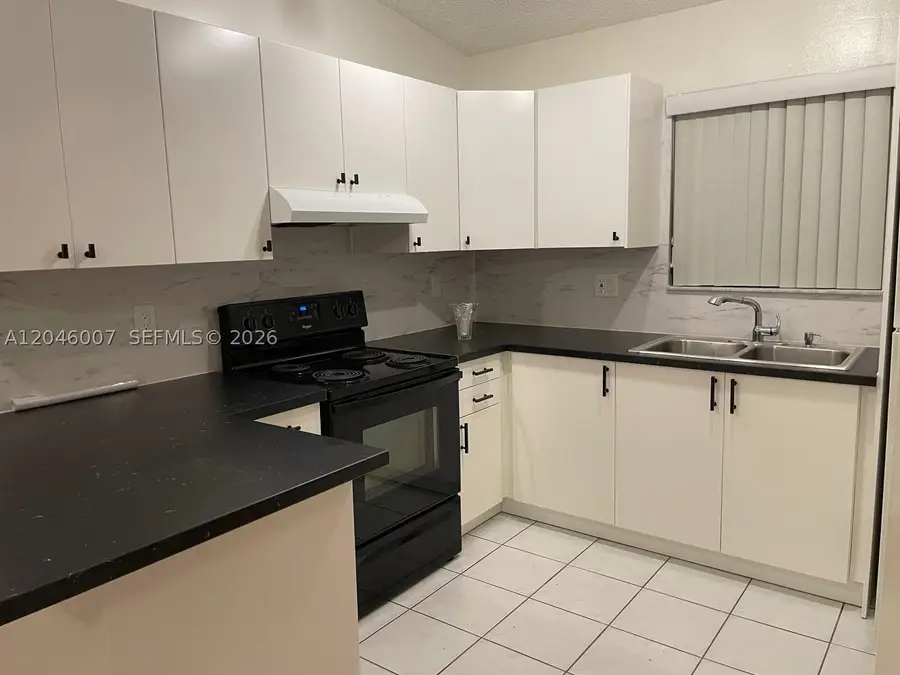 10101 W Okeechobee Rd #5202, Hialeah Gardens, FL 33016 - #2