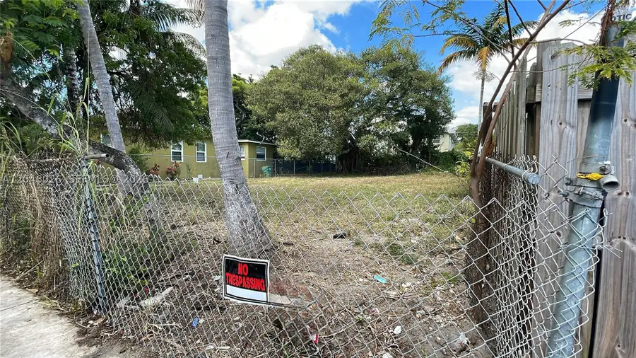 1255 NW 60 St, Miami, FL 33142 - #2