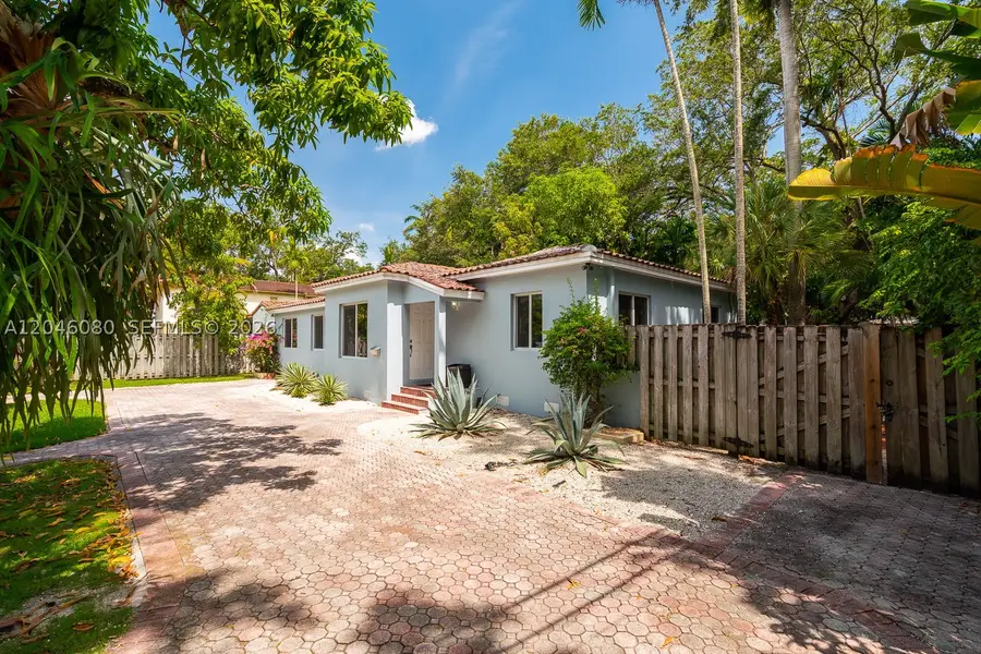 2215 Tequesta Ln, Miami, FL 33133 - #2