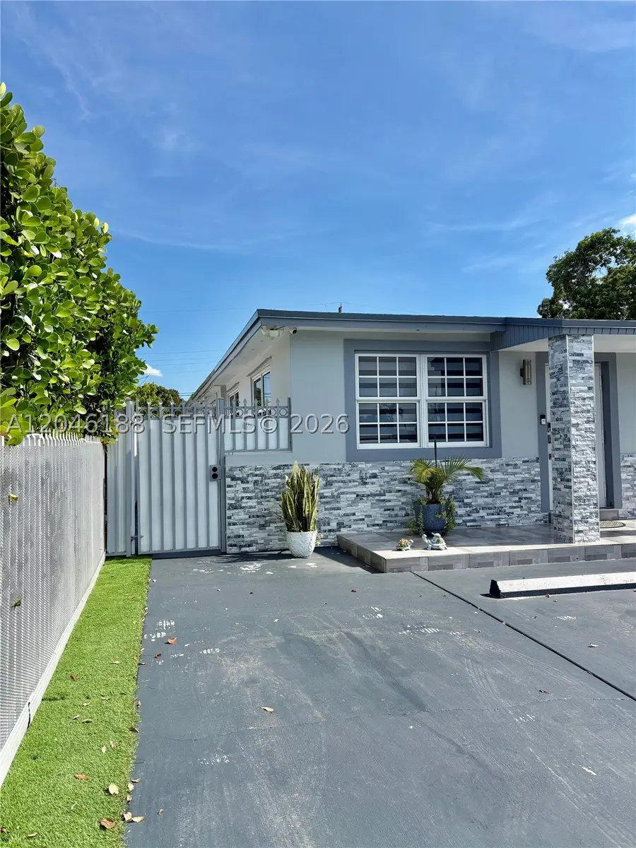 734 E 39th St, Hialeah, FL 33013 - #2