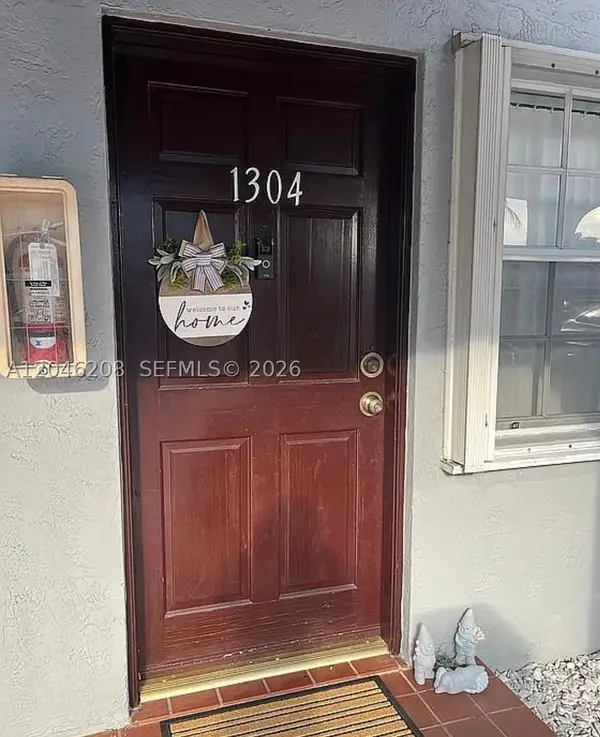 7100 NW 173rd Dr #1304, Hialeah, FL 33015
