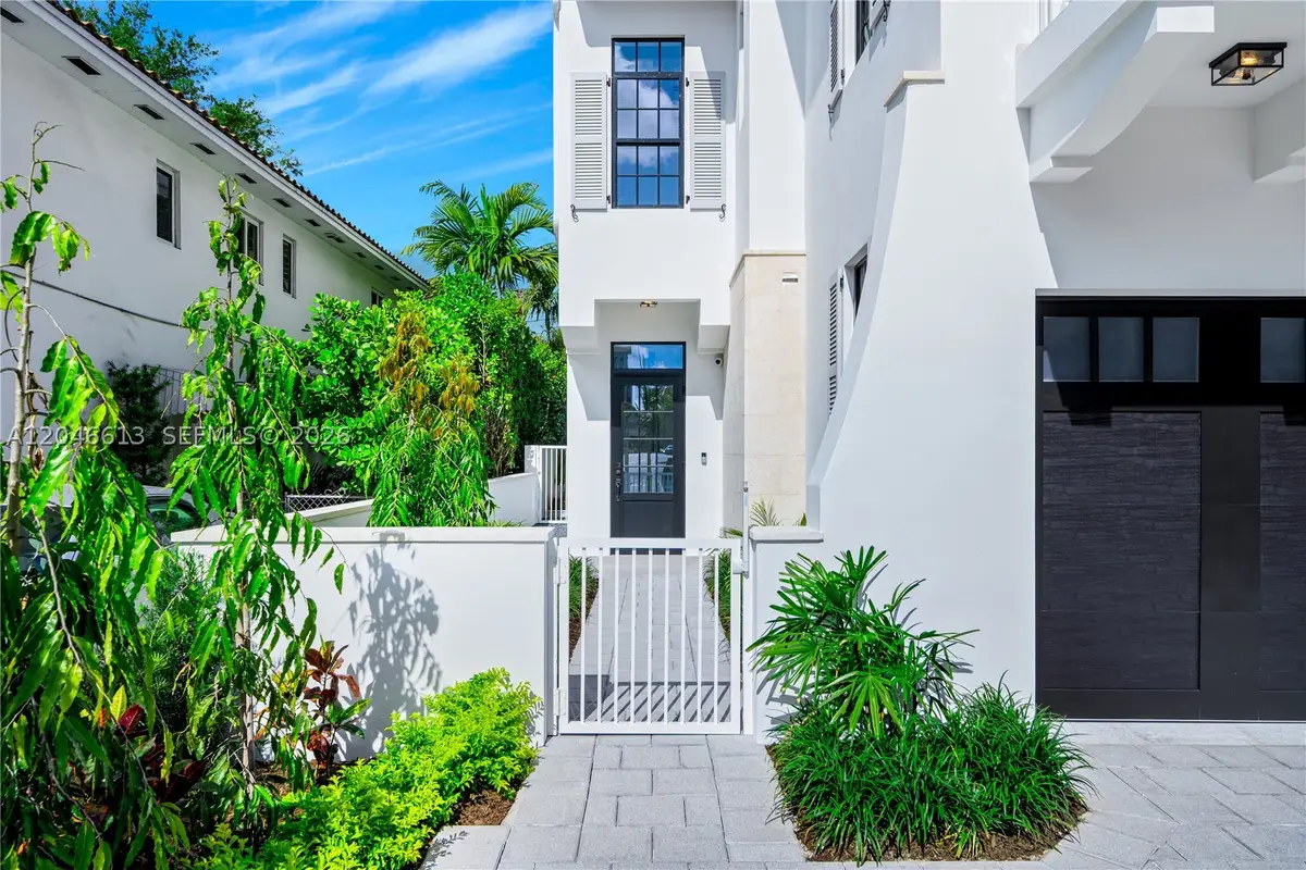 2710 S Le Jeune Rd, Coral Gables, FL 33134 - #1