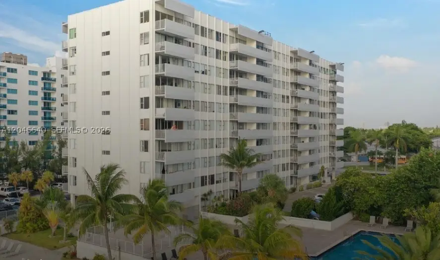 7545 E Treasure Dr #3I, North Bay Village, FL 33141 - #1