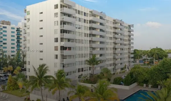 7545 E Treasure Dr #3I, North Bay Village, FL 33141