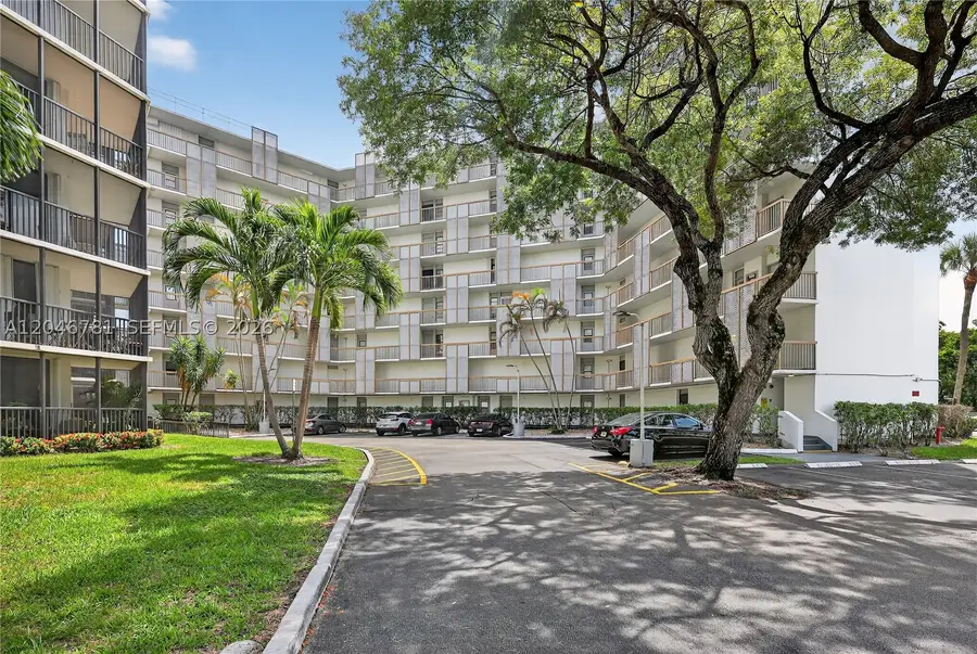 3401 N Country Club Dr #109, Aventura, FL 33180 - #2
