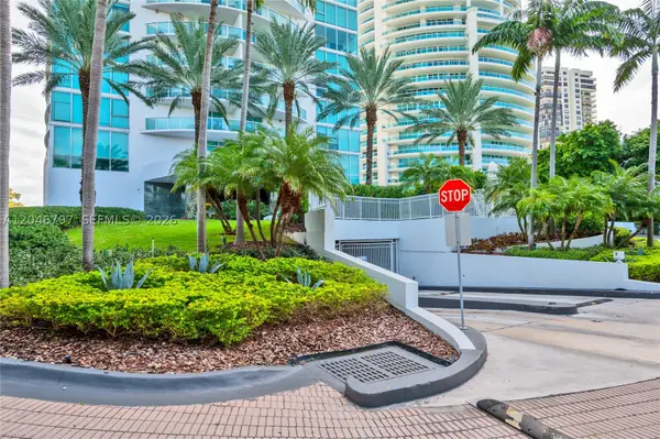 2101 Brickell Ave #1501, Miami, FL 33129