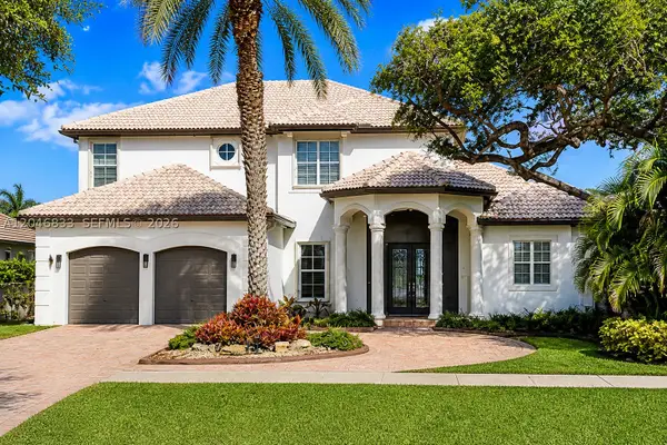 3683 W Lakes Estates Dr, Davie, FL 33328