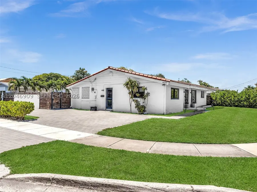 19225 NE 18th Ave, Miami, FL 33179 - #2