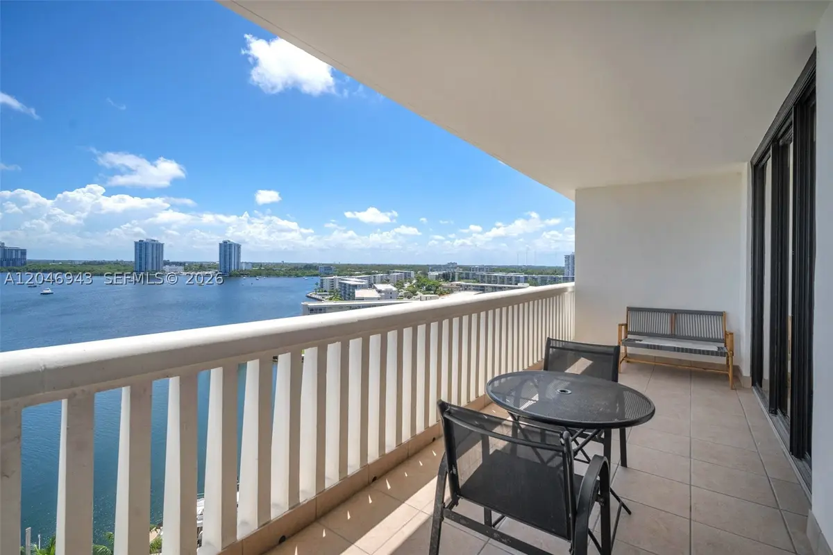 1000 W Island Blvd #1206, Aventura, FL 33160 - #1
