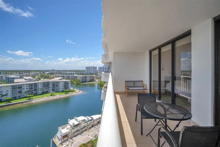 1000 W Island Blvd #1206, Aventura, FL 33160 - #2