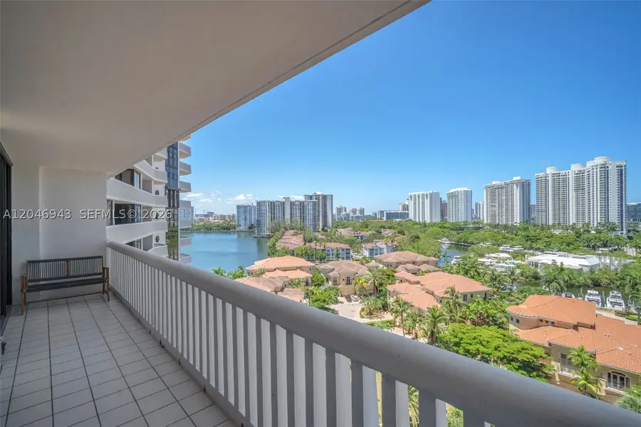 1000 W Island Blvd #1206, Aventura, FL 33160 - #3