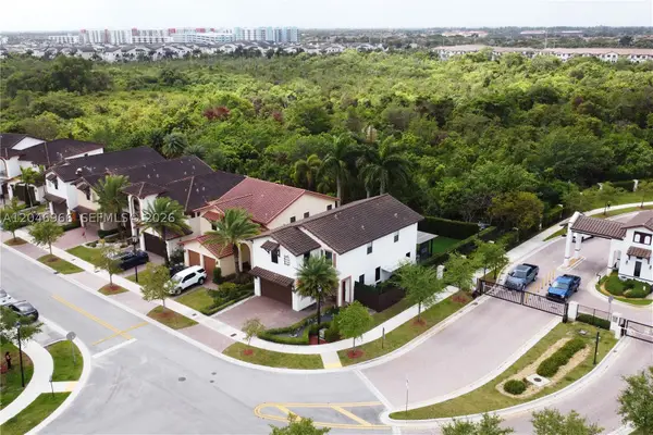 8774 NW 103rd Ave, Doral, FL 33178