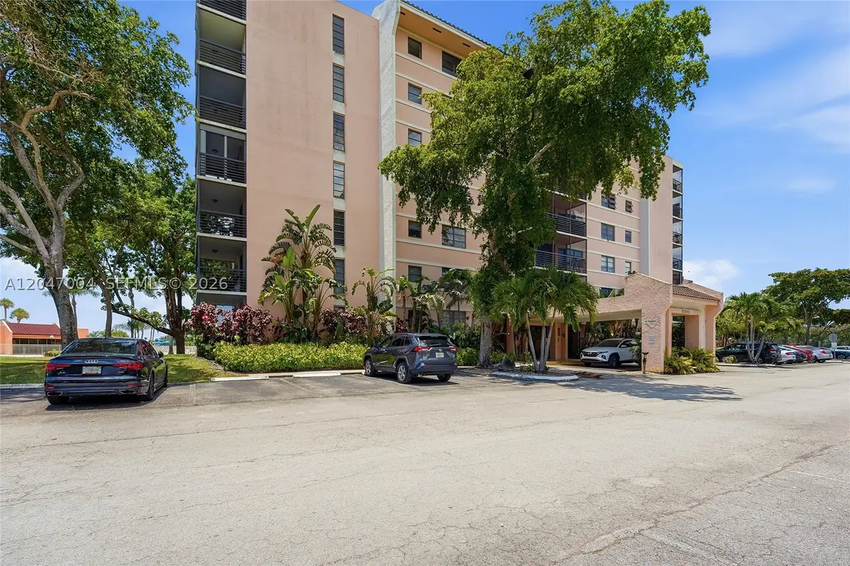 20840 San Simeon Way #609, Miami, FL 33179 - #1