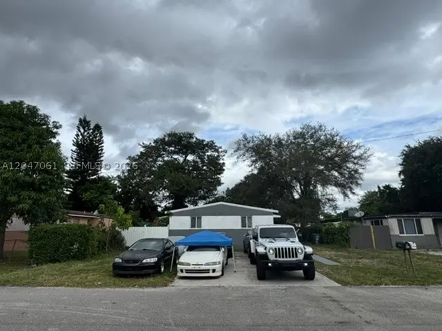6351 Hayes St, Hollywood, FL 33024 - #1
