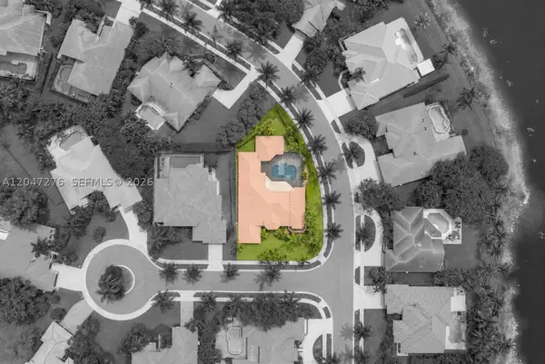 392 Coconut Cir, Weston, FL 33326