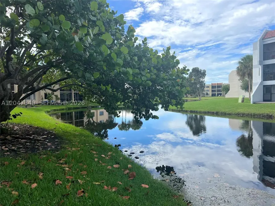 182 Lakeview Dr #204, Weston, FL 33326 - #3
