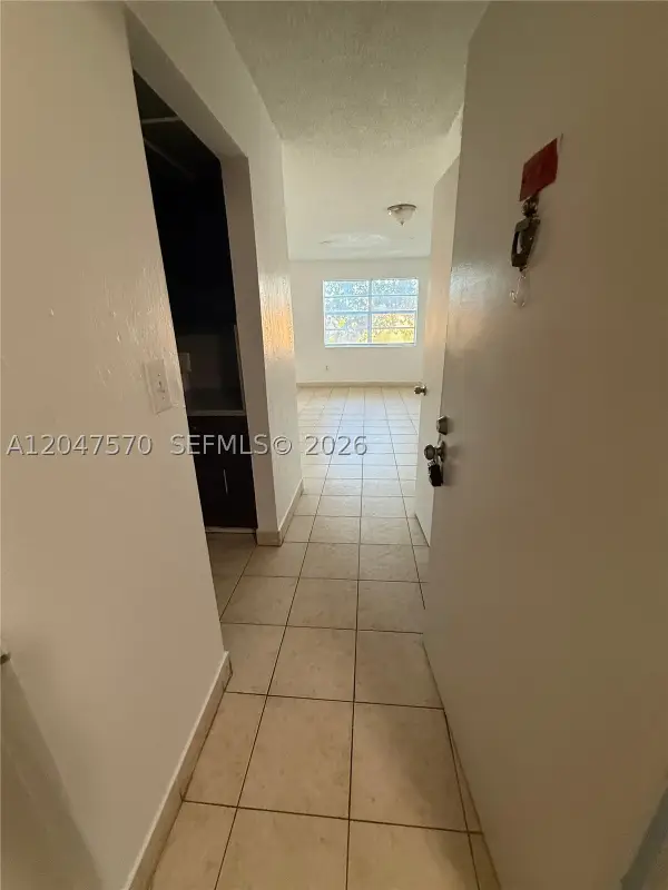 1305 W 53rd St #406, Hialeah, FL 33012