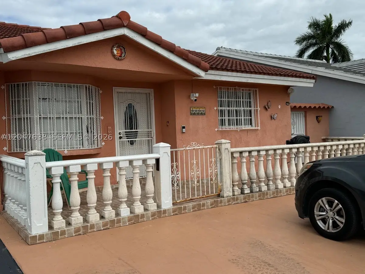 8805 NW 113th St, Hialeah Gardens, FL 33018 - #1