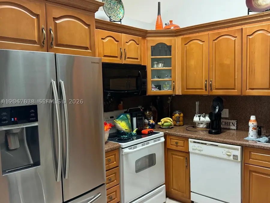 8805 NW 113th St, Hialeah Gardens, FL 33018 - #3