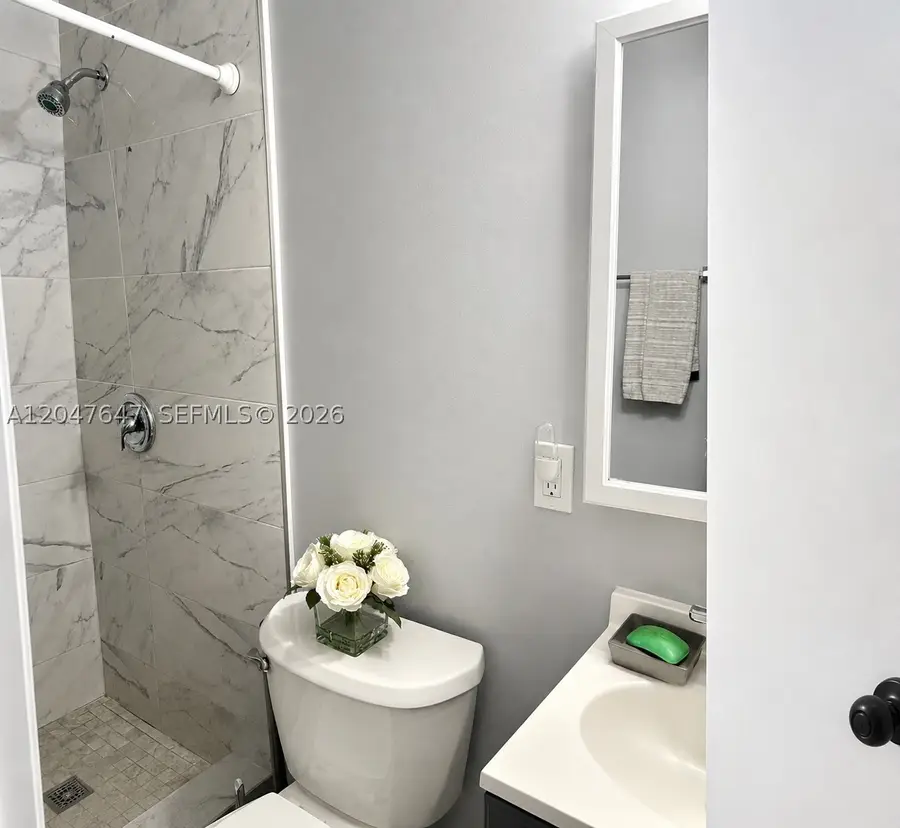 525 E 24th St, Hialeah, FL 33013 - #2