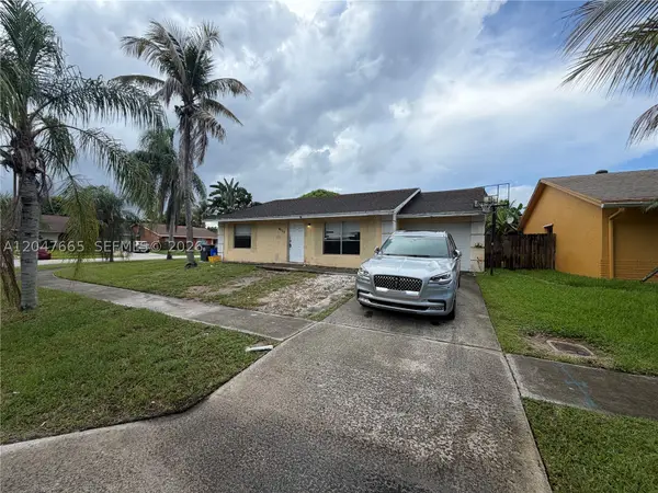 6117 Blue Grass Cir, Lake Worth, FL 33463