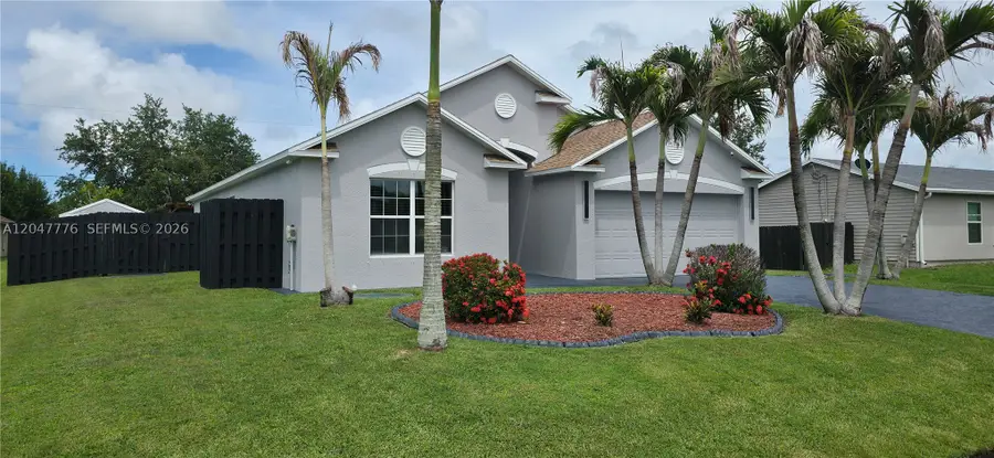 2037 SW Aquarius Ln, Port Saint Lucie, FL 34984 - #2