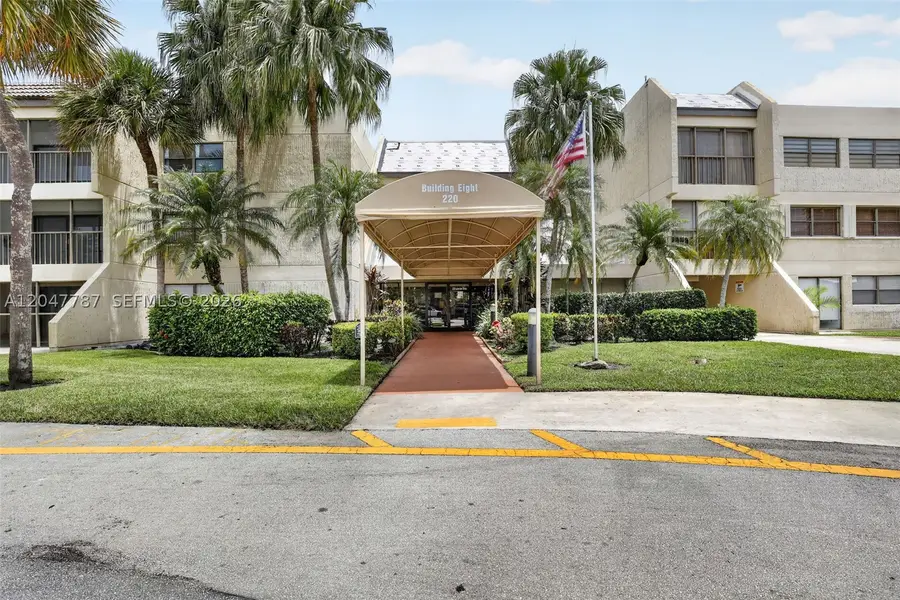 220 Lakeview Dr #210, Weston, FL 33326 - #2