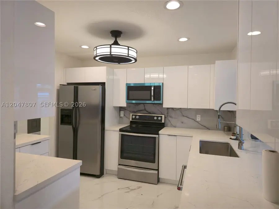 1141 SW 8th Ter, Fort Lauderdale, FL 33315 - #3