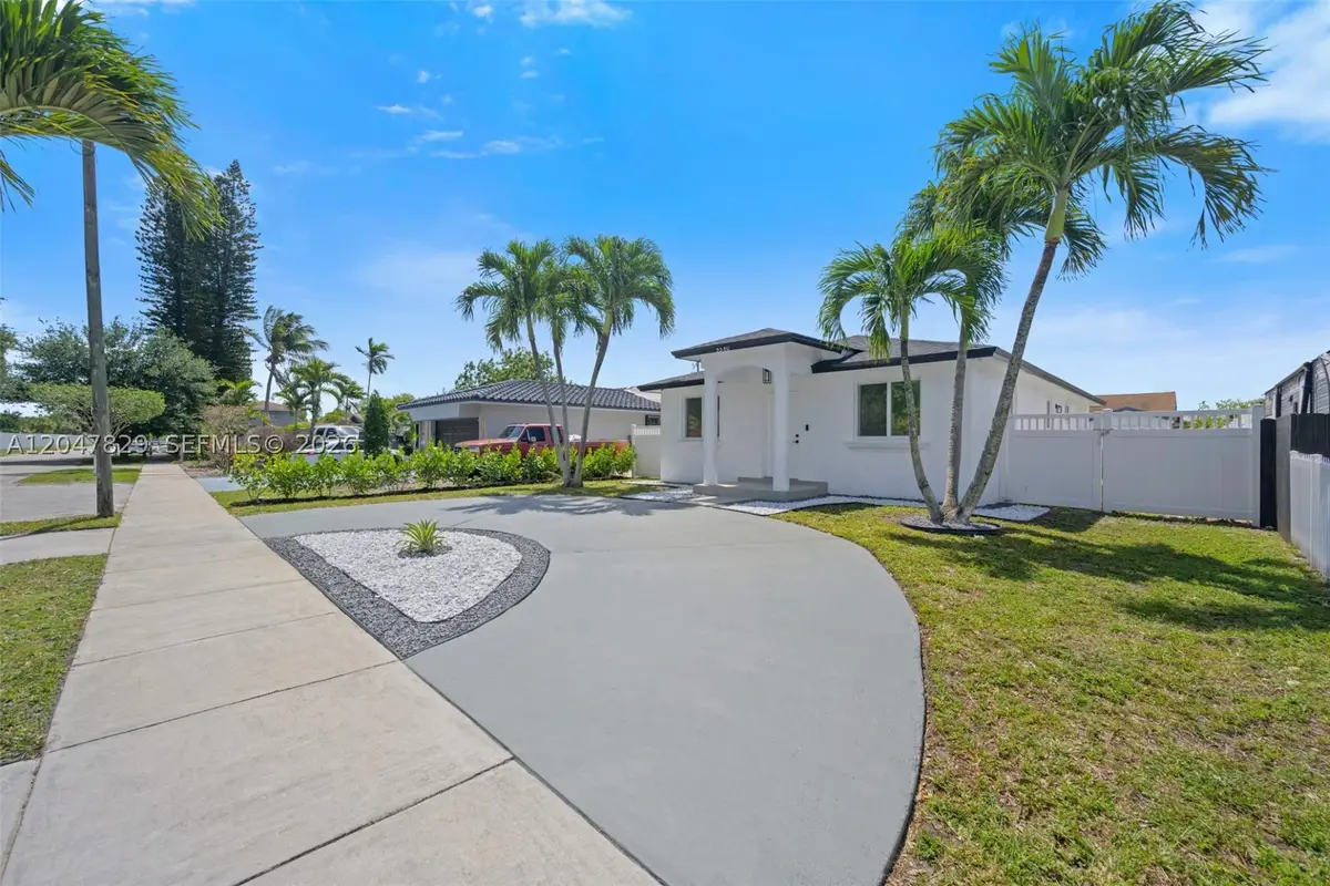 5580 Plunkett St, Hollywood, FL 33021 - #1