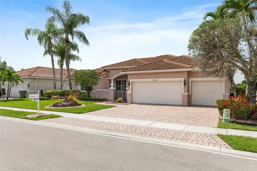 18500 SW 7th St, Pembroke Pines, FL 33029 - #2