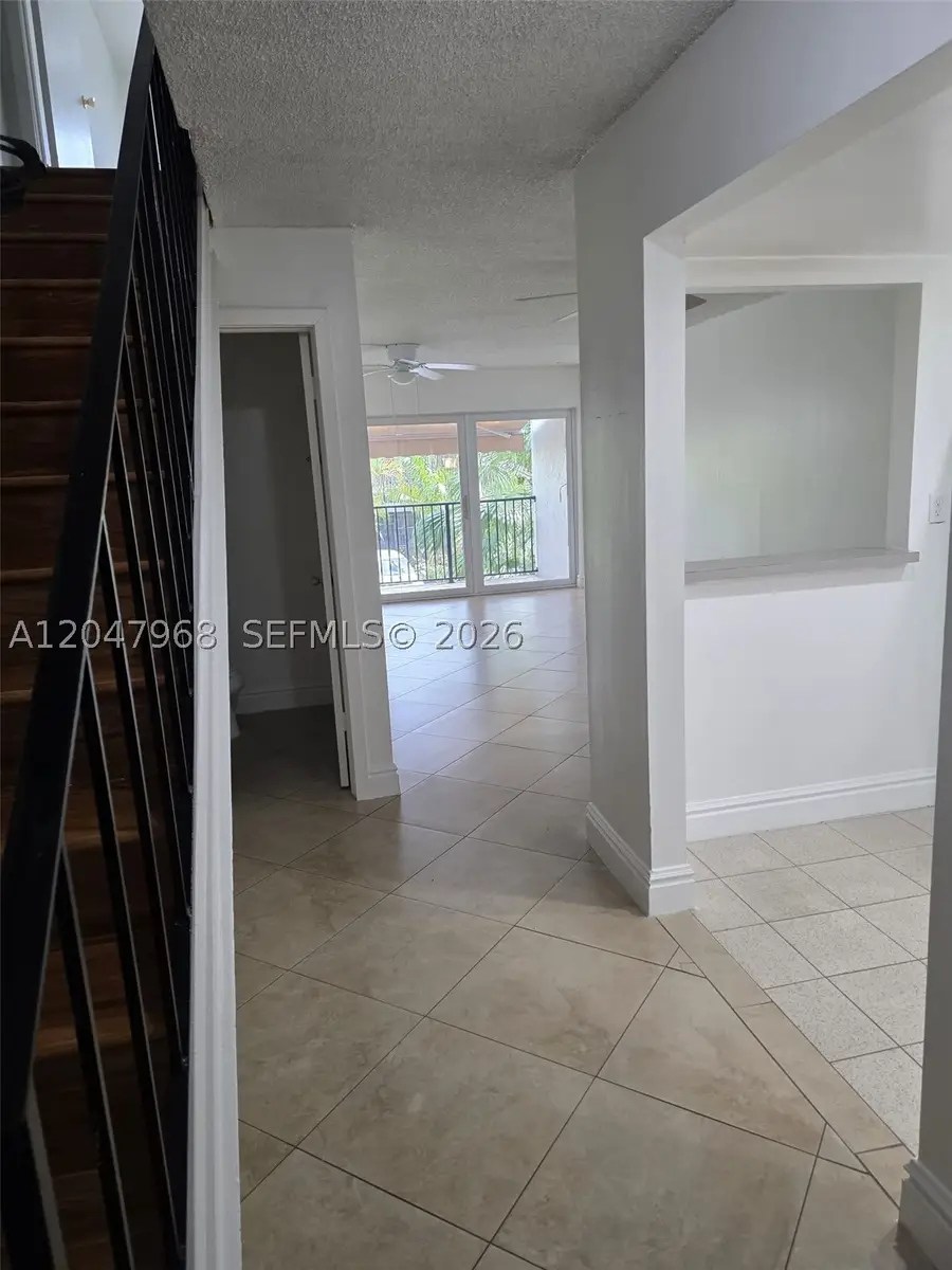 40 NW 87th Ave #D201, Miami, FL 33172 - #2