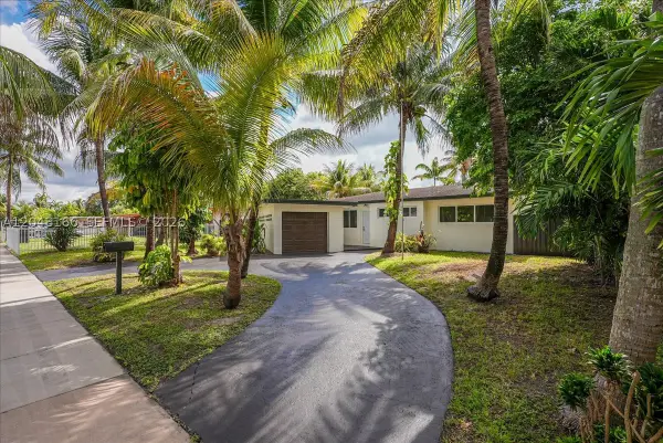 19531 NW 1st Pl, Miami Gardens, FL 33169