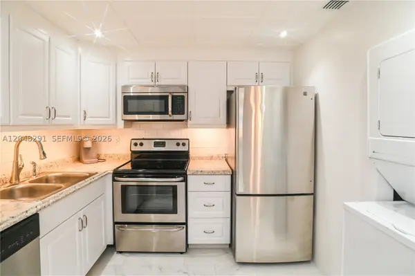 130 Cypress Club Dr #324, Pompano Beach, FL 33060