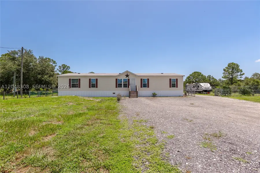 585 S Lindero St, Clewiston, FL 33440 - #3