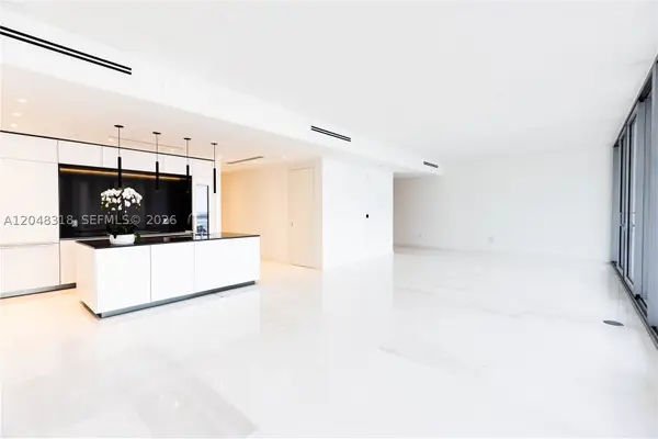 300 Biscayne Boulevard Way #2702E, Miami, FL 33131
