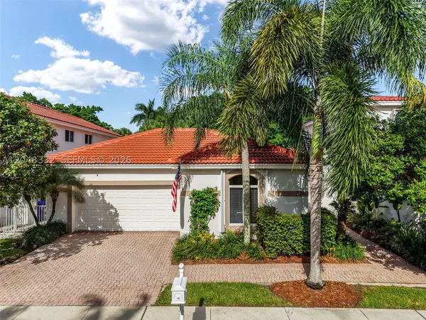 1221 E Bel Aire Dr E, Pembroke Pines, FL 33027