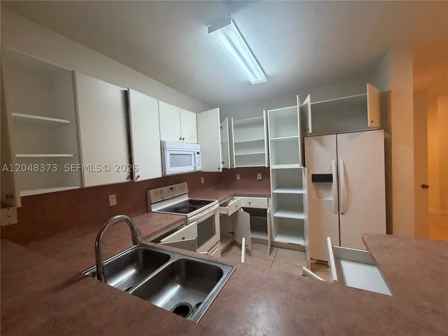 666 NE 35th Ave, Homestead, FL 33033 - #2