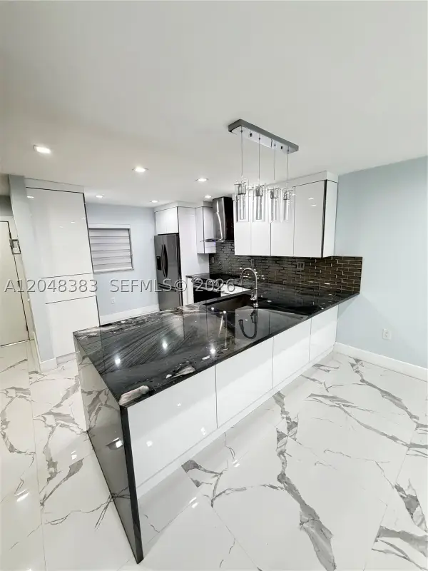 1100 W 35th St #4, Hialeah, FL 33012