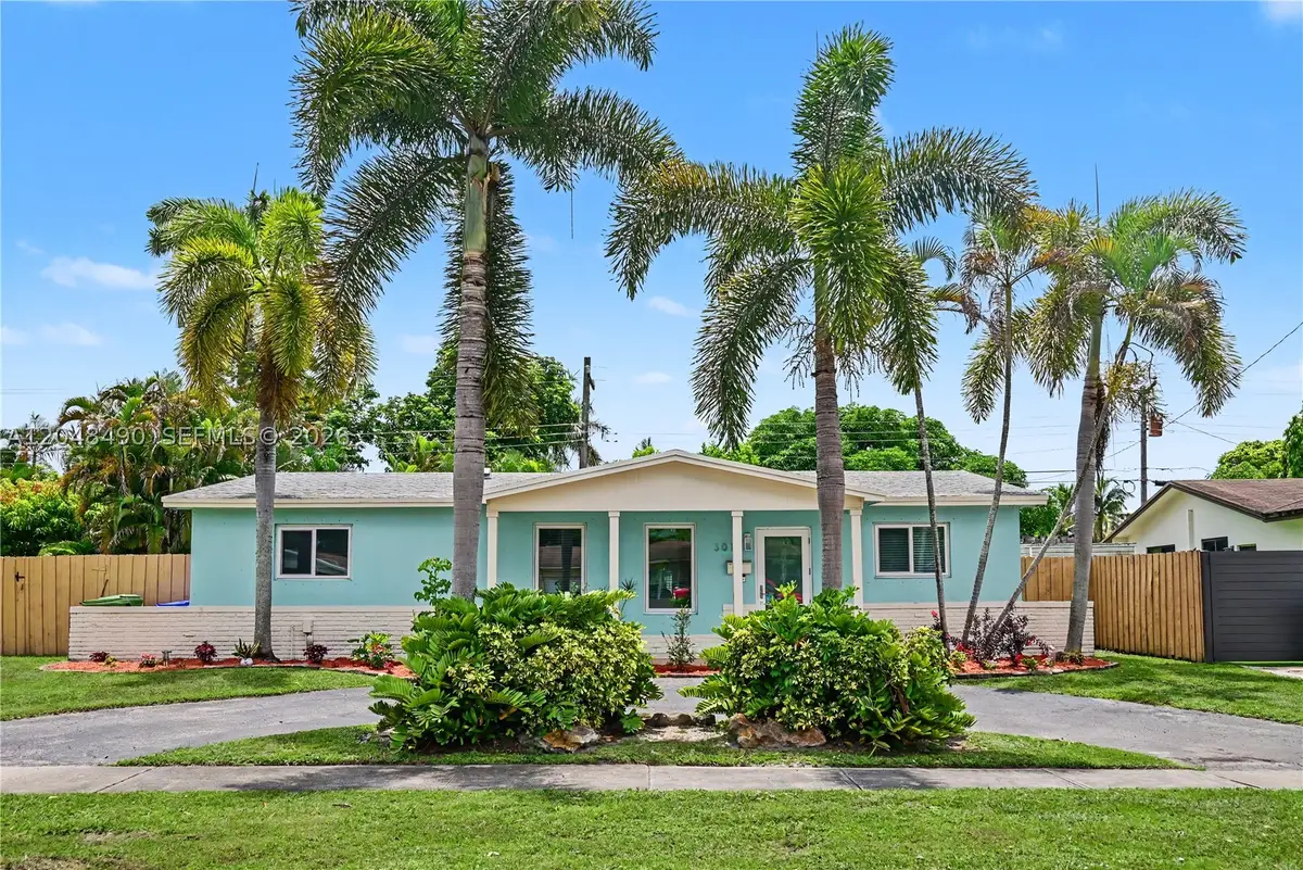 301 SW 65th Ave, Pembroke Pines, FL 33023 - #1