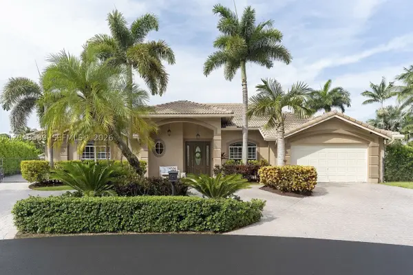 8298 SW 173rd Ter, Palmetto Bay, FL 33157