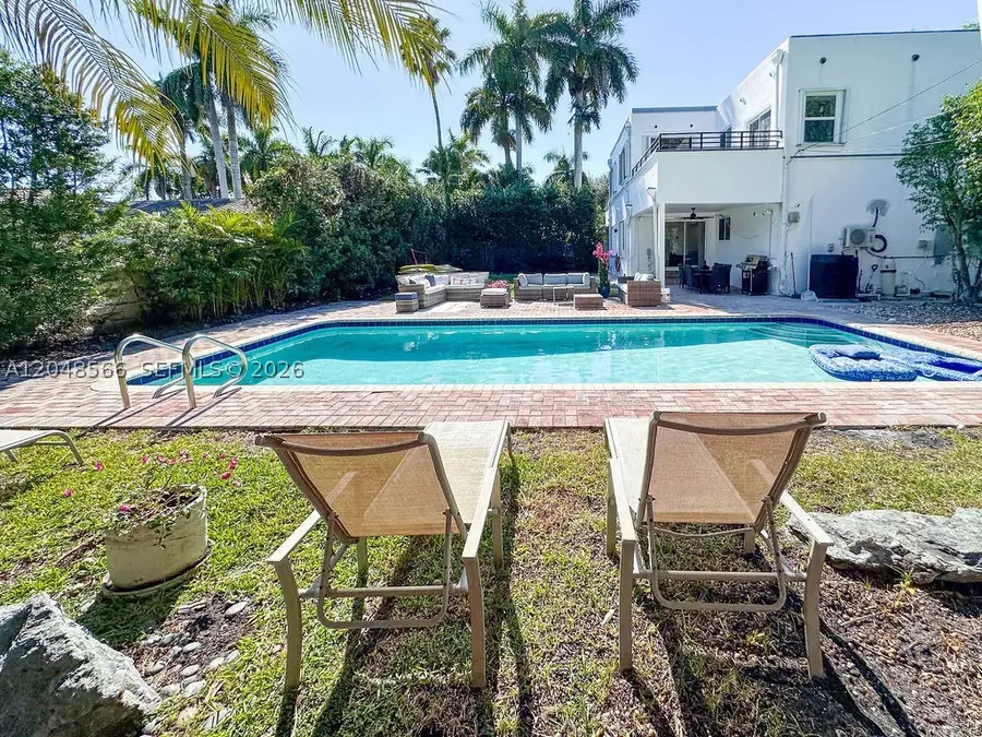 1255 Jackson St, Hollywood, FL 33019 - #2