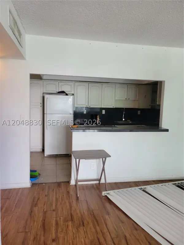 19390 Collins Ave #220, Sunny Isles Beach, FL 33160