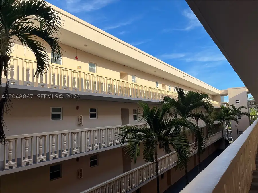 410 SE 2nd St #408, Hallandale Beach, FL 33009 - #2